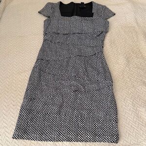 Instantly slimming White House Black Market Black and White houndstooth Dress